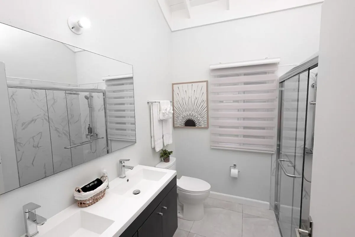 Charming Retreat Beach Access Saint Annʼs Bay Hébergement de vacances