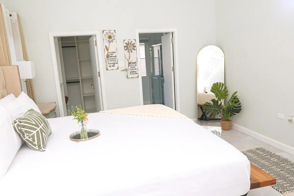 Hébergement de vacances Charming Retreat Beach Access Saint Annʼs Bay